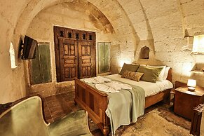 Eagle Cave Inn