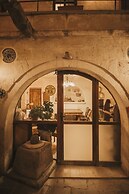 Eagle Cave Inn