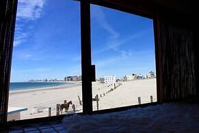 Las Gaviotas 2BR 402 by Casago