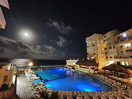Cancun Plaza Condo Hotel