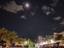 Cancun Plaza Condo Hotel