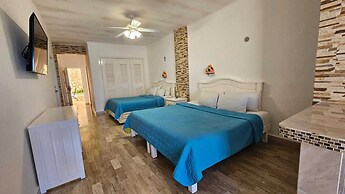 Cancun Plaza Condo Hotel