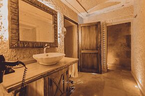 Nino Cave Suites