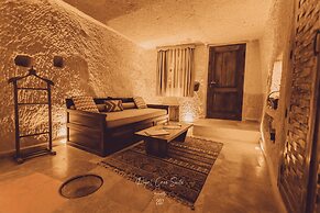 Nino Cave Suites