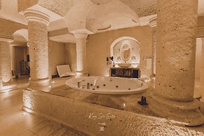 Nino Cave Suites
