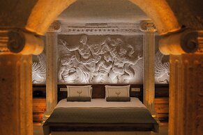 Nino Cave Suites