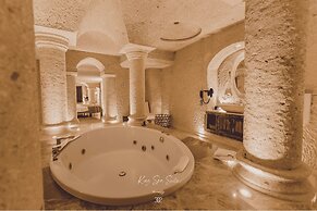 Nino Cave Suites