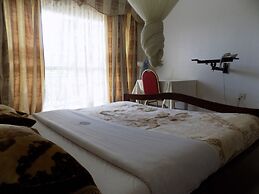 Kumi Hotel