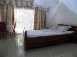Kumi Hotel