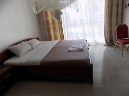 Kumi Hotel
