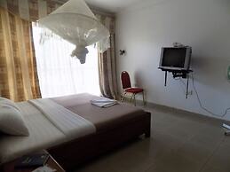 Kumi Hotel