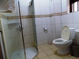Kumi Hotel