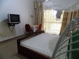 Kumi Hotel