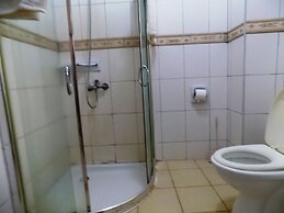 Kumi Hotel