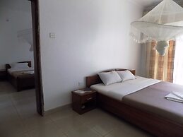 Kumi Hotel