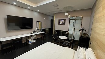Legend Hotel