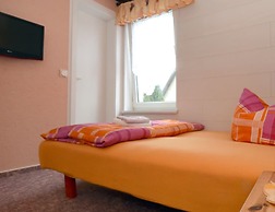 Gaststätte & Pension  Zur Krone