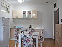 Center Apartment C 18