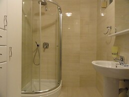 Center Apartment C 25
