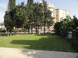 Center Budva Holiday Home