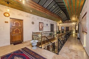 Grand Elite Cave Suites