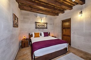 Grand Elite Cave Suites