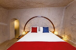 Grand Elite Cave Suites