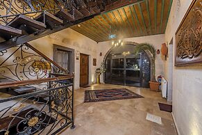 Grand Elite Cave Suites
