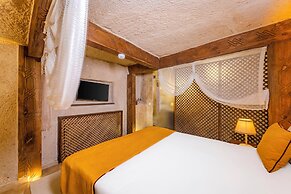 Grand Elite Cave Suites