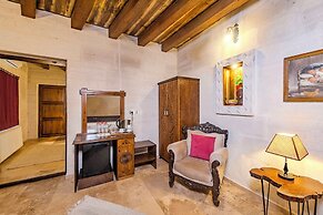 Grand Elite Cave Suites