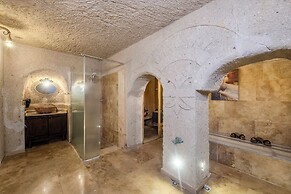 Grand Elite Cave Suites