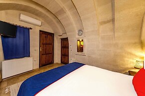 Grand Elite Cave Suites