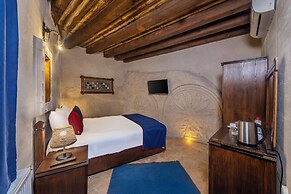 Grand Elite Cave Suites
