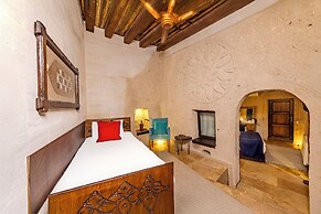 Grand Elite Cave Suites