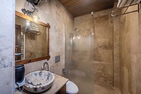 Grand Elite Cave Suites