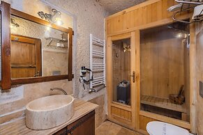 Grand Elite Cave Suites