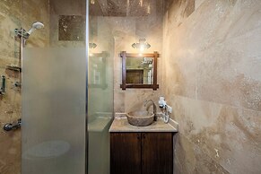 Grand Elite Cave Suites