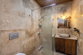 Grand Elite Cave Suites