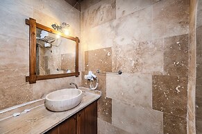 Grand Elite Cave Suites