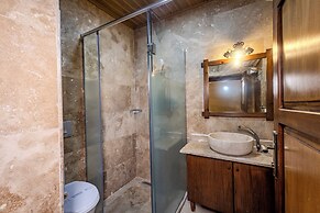 Grand Elite Cave Suites