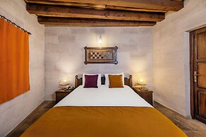 Grand Elite Cave Suites