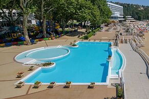 Marina Sunny Day Resort