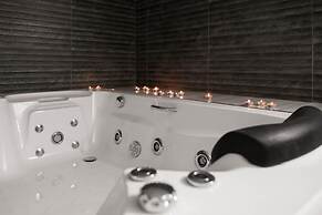 Studio with Hot Tub