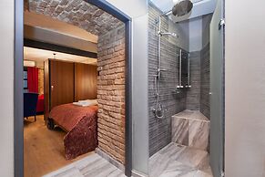 Studio with Hot Tub