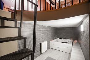 Studio with Hot Tub