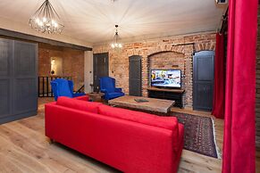Studio with Hot Tub