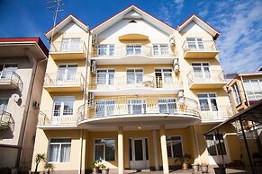 Leto Guest House