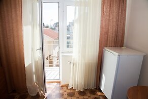 Leto Guest House