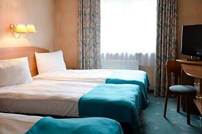 West Hotel