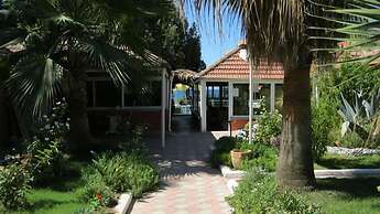As Queen Beach Hotel